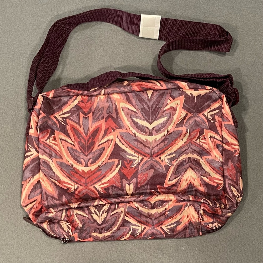 Thirty-One Get Creative Crossbody - Picture 3 of 11